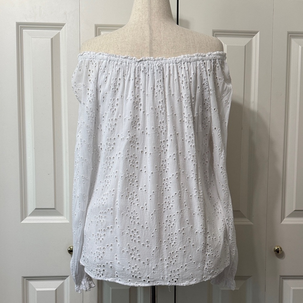 Sanctuary EUC❤️White Eyelet Blouse On/Off shoulders. - Picture 8 of 12
